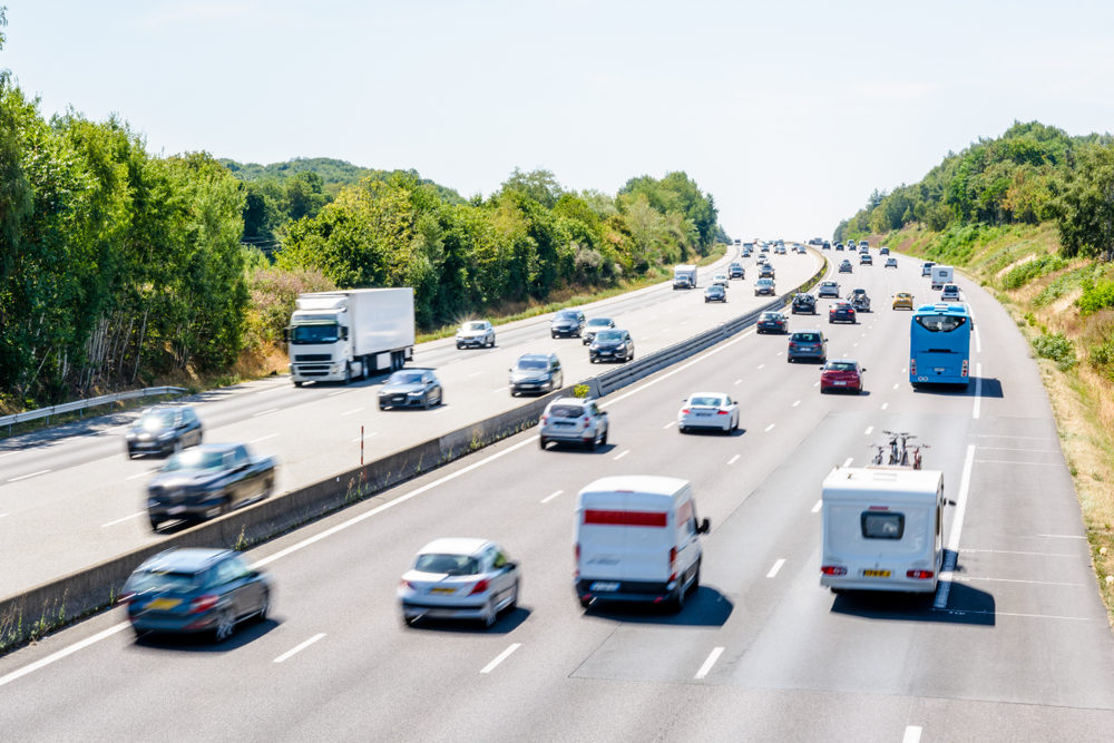 Heavy but fluid traffic on the eight-lane highway
